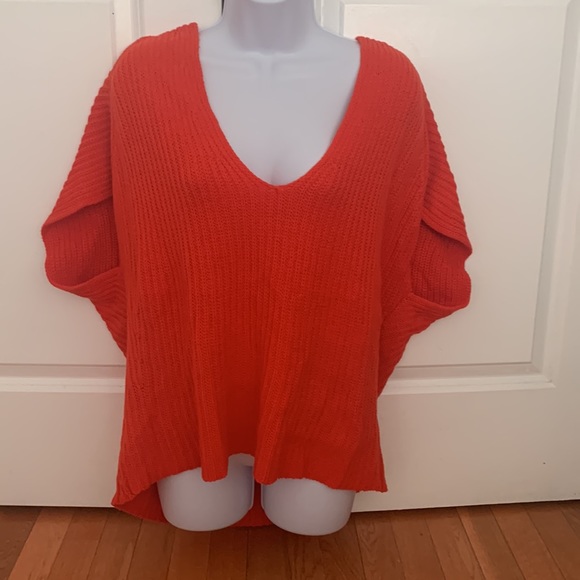 CAbi Ruby pullover, size medium, NWOT - Picture 2 of 5